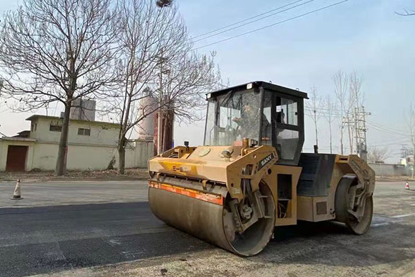 裝載機行駛過程中變速箱“跳”的應急方式